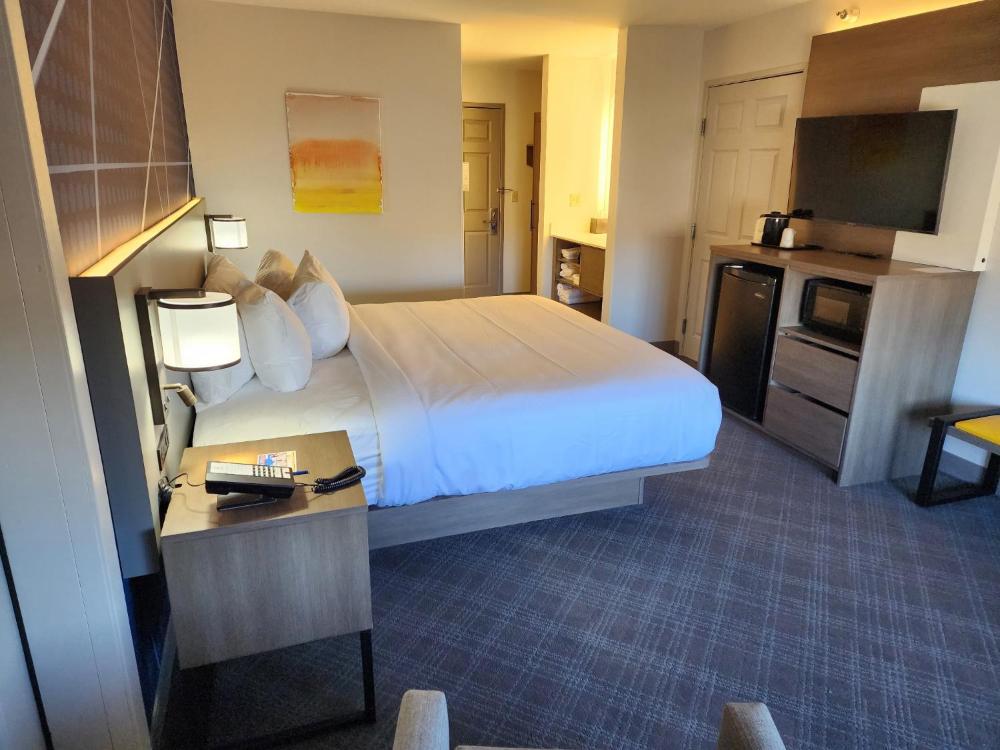 King Room - Non Smoking interior