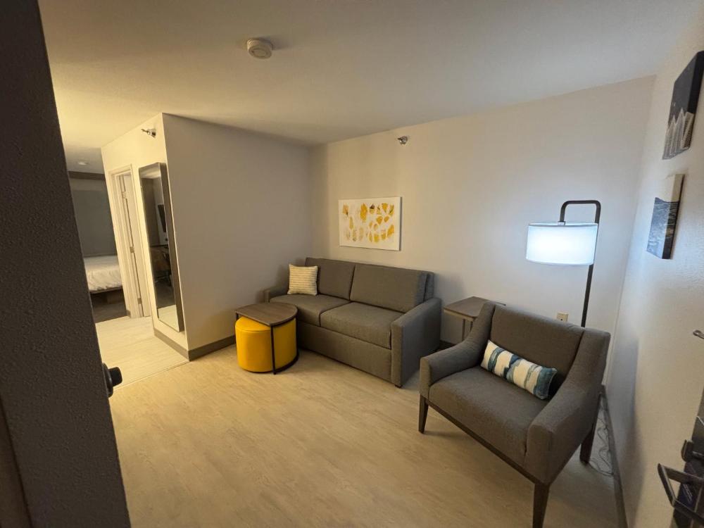 One Room Suite with Sofa - Non Smoking interior